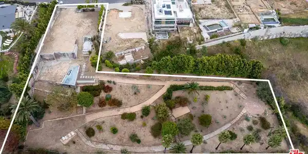 955 Enchanted Way