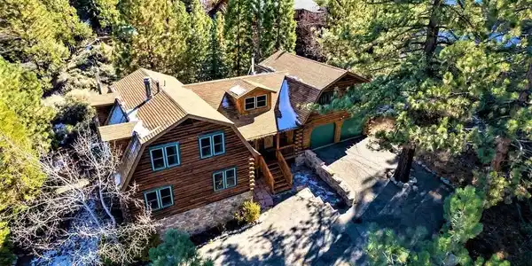 1700 Woodland
