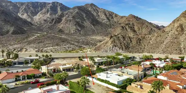 51380 Avenida Juarez