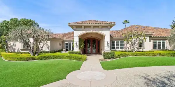 14300 Cascade Crossing