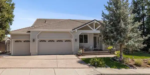 606 Old Vine Ct