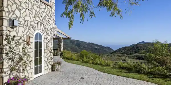 33239 Mulholland Highway