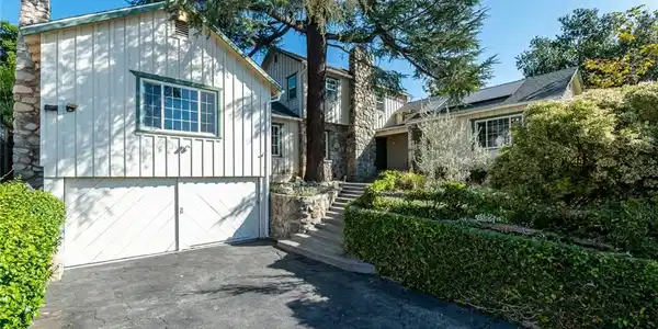 3135 Los Olivos