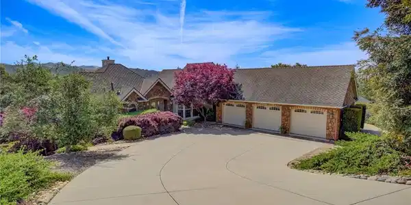 560 Stagecoach Road