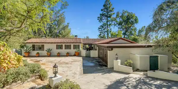 1450 Arroyo View Drive