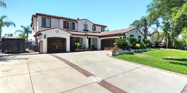 13861 Laurel Tree Drive