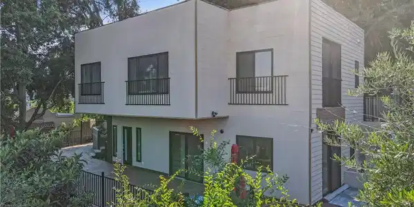 2315 Loma Vista Place