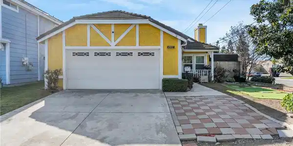 4903 Bandera
