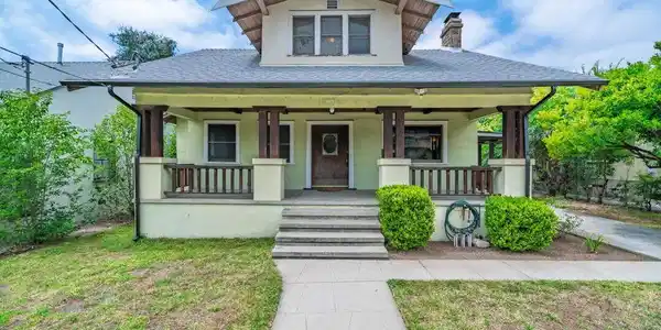105 El Nido Avenue