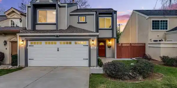 945 Oak Park