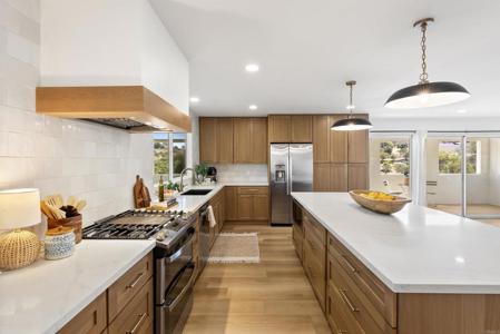 1140 Evergreen Lane