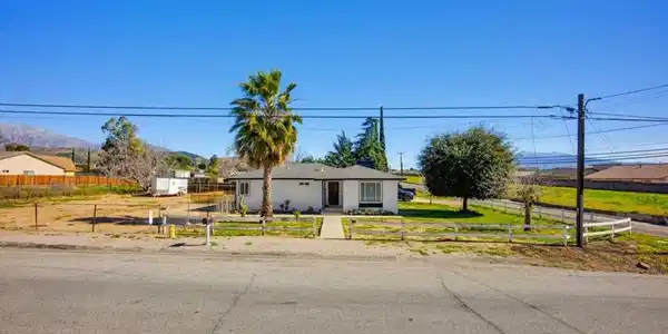 10982 Cherry Avenue