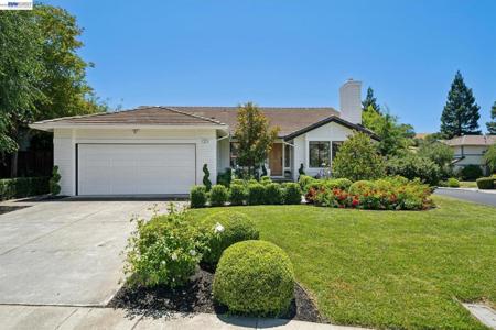 2 Ashland Way