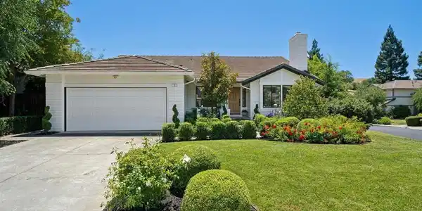 2 Ashland Way