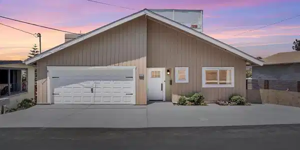 8060 Lemon Ave