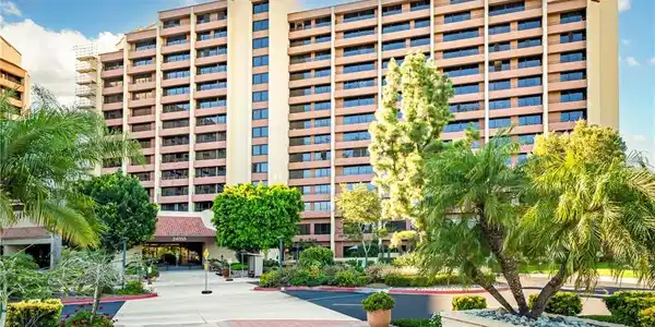 24055 Paseo Del Lago