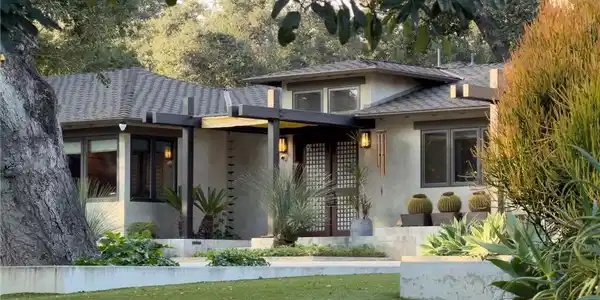 865 W Foothill