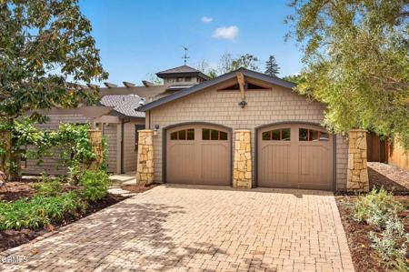 909 Daly Road