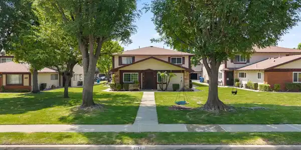1124 W Calle Del Sol