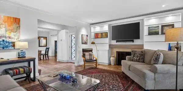 305 W Arenas Road