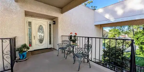 5499 Paseo Del Lago W