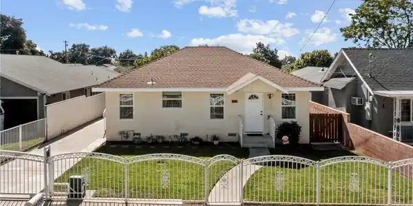 134 E Cypress