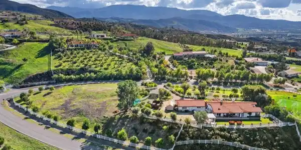 40951 Parado Del Sol