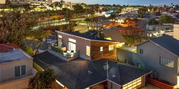 210 La Jolla