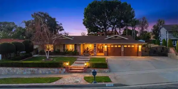 1931 Eloise Way