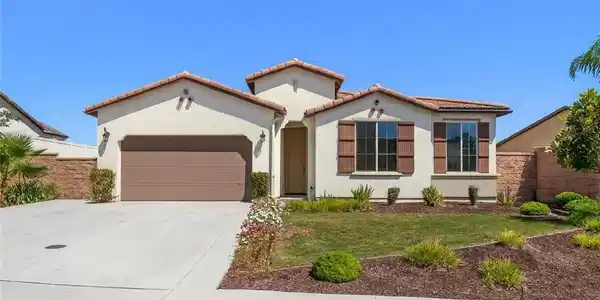 1537 Yucca Court