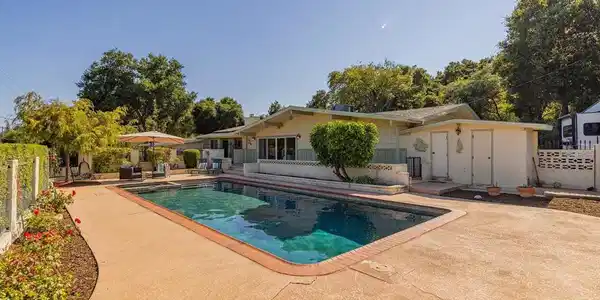 2027 Burnham Road