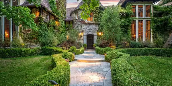 1460 Moraga Drive