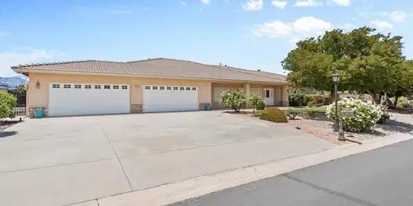 6940 Oak Vista