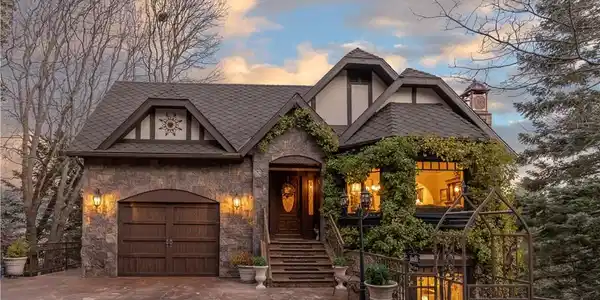 26335 Walnut Hills Drive