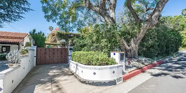 2393 Allen Avenue
