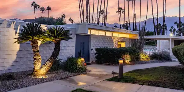 276 Desert Lakes Drive