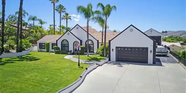 44263 Charlotte Drive
