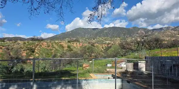 461 W Loma Alta