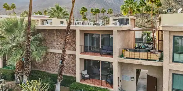 2727 S Sierra Madre