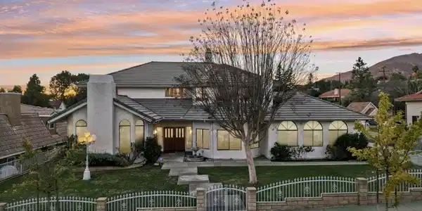 2337 N San Antonio