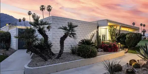 399 Desert Lakes Drive