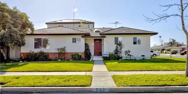 942 Oleander Street
