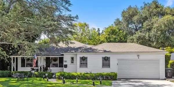 126 W Floral Avenue