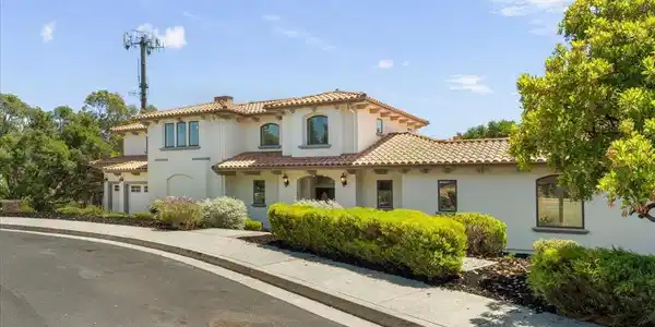 2100 Stone Ridge Drive