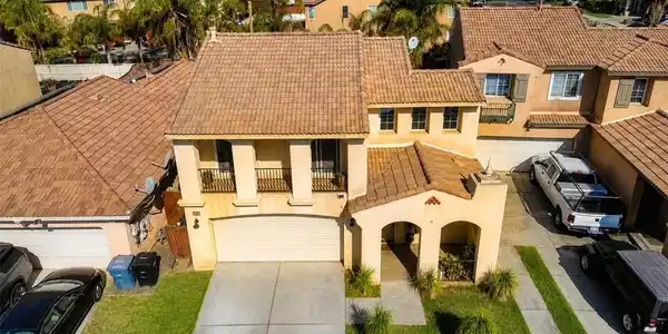 3891 Albillo Loop