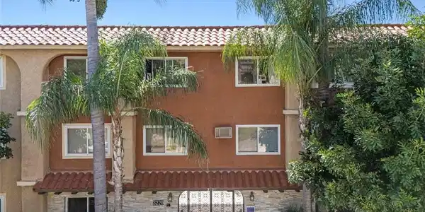 3220 Altura Avenue