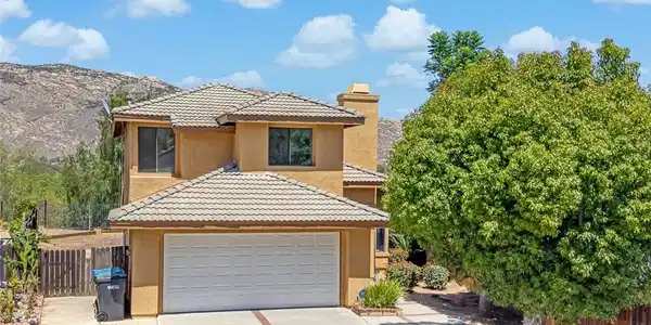 22860 Mountain View
