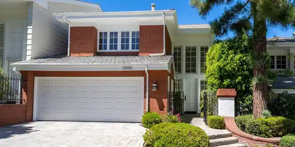 12555 The Vista