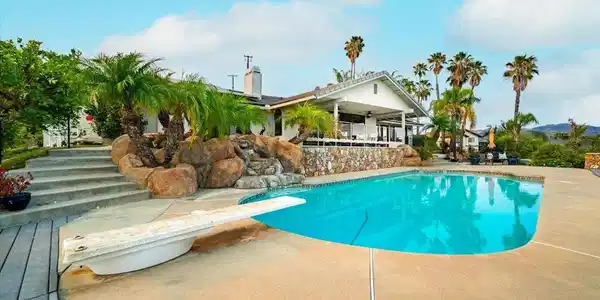 2275 Via Cascabel