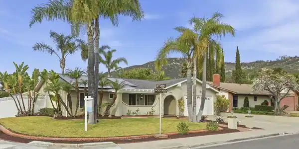 12708 Casa Avenida